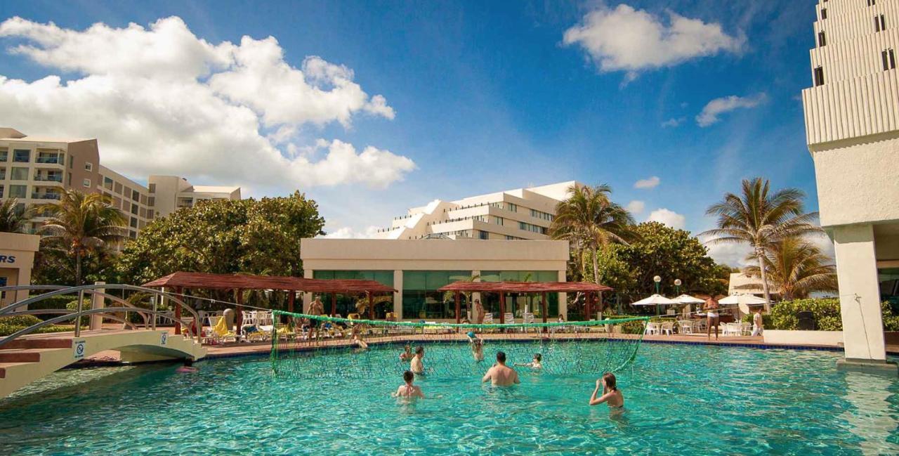 Amplio condominio frente al mar Cancún Exterior foto
