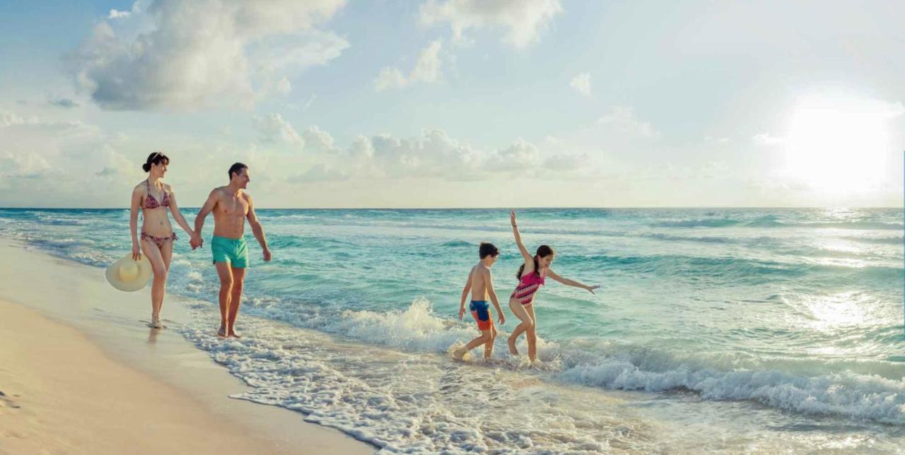 Amplio condominio frente al mar Cancún Exterior foto