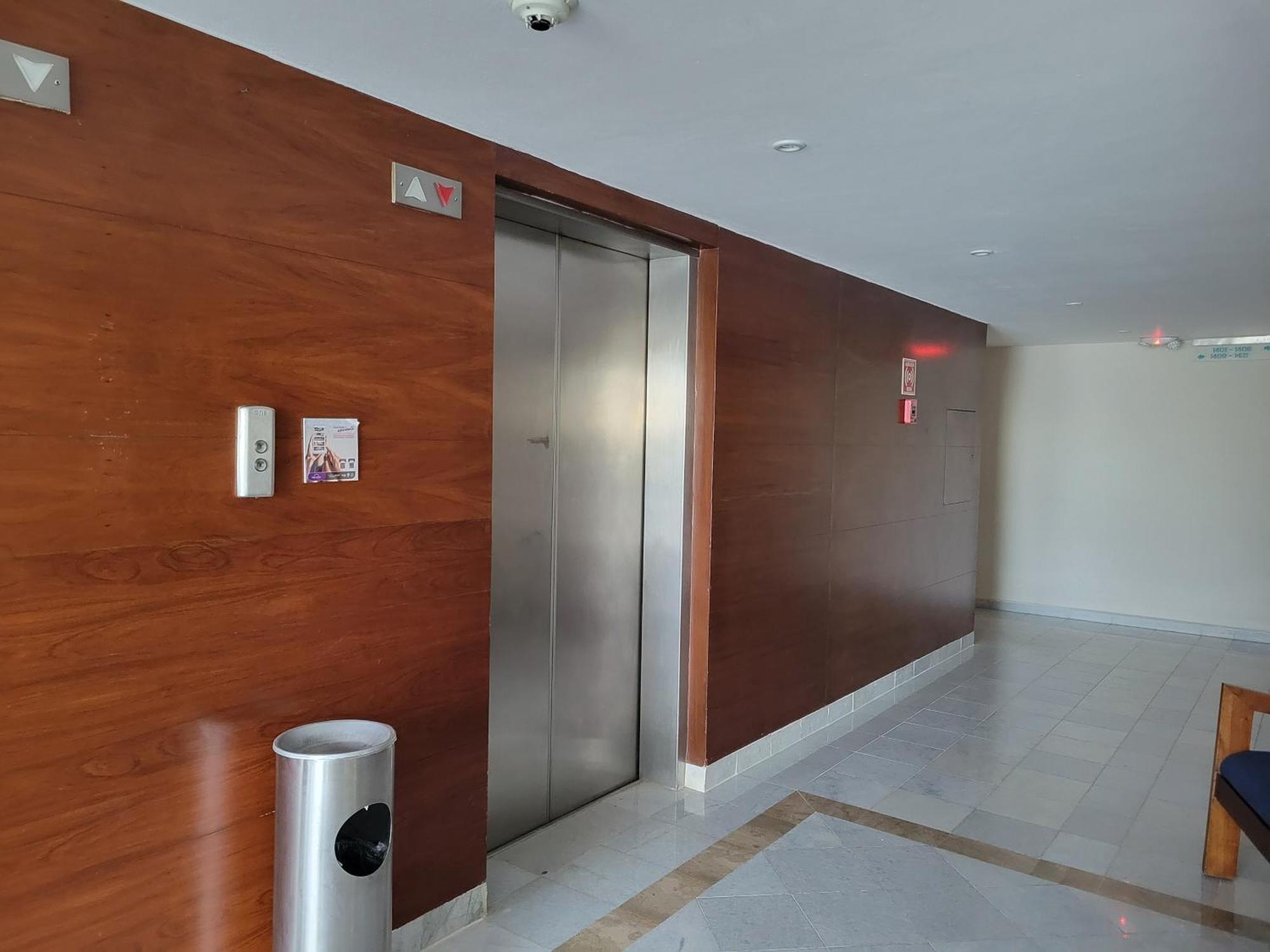 Amplio condominio frente al mar Cancún Exterior foto