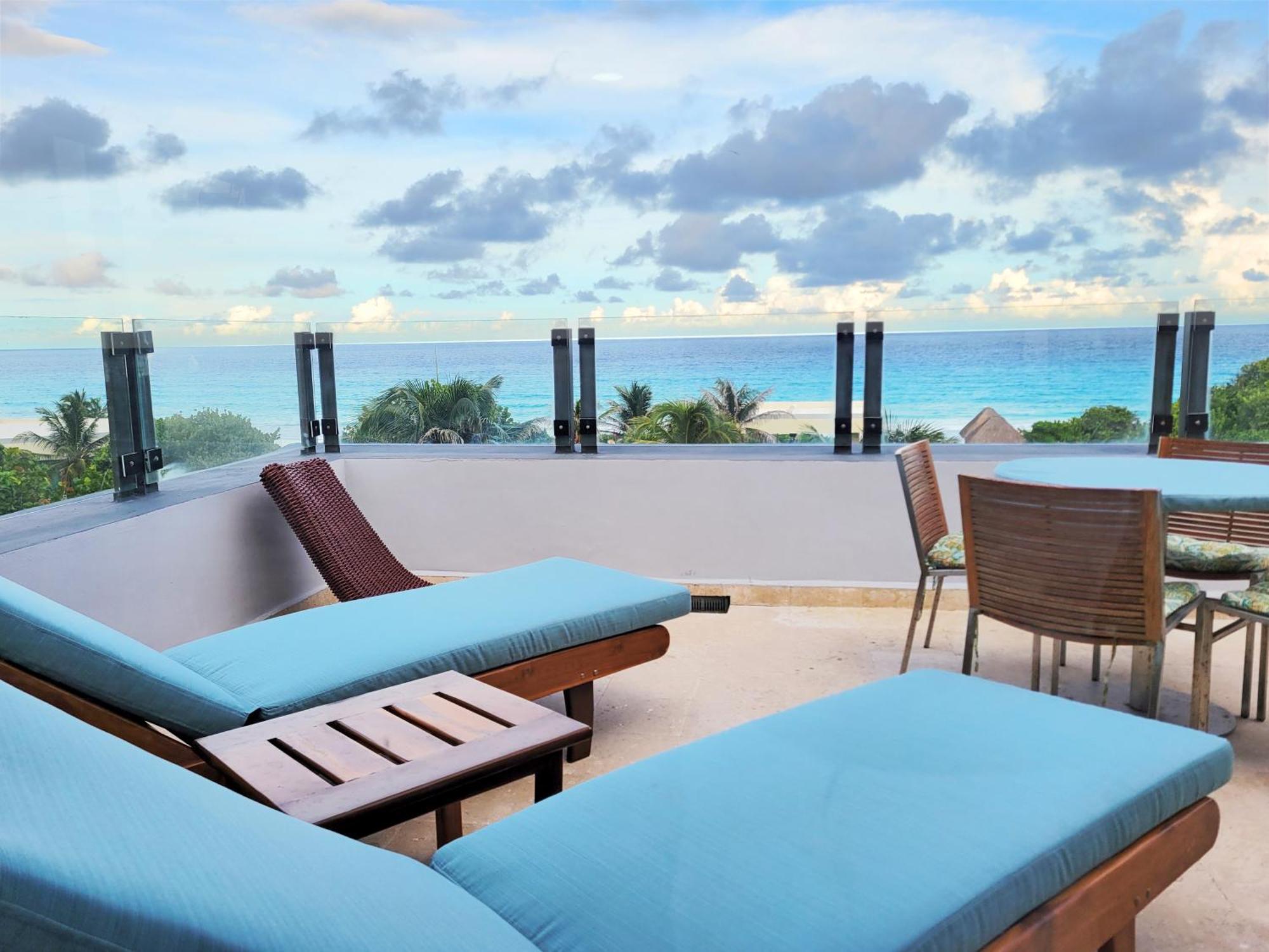 Amplio condominio frente al mar Cancún Exterior foto