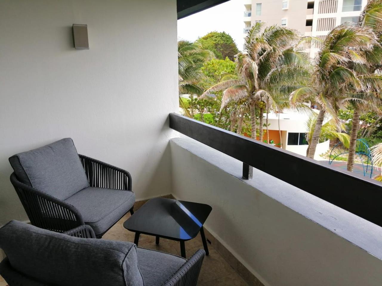 Amplio condominio frente al mar Cancún Habitación foto